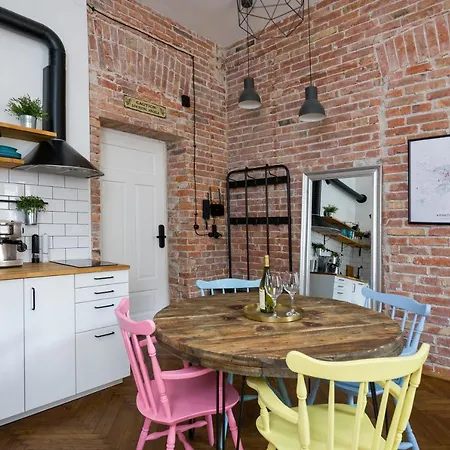 Discover - 3 Rakowicka St - Amazing Loft Near Main Station - Netflix Cracovie