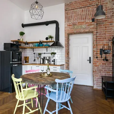 Discover - 3 Rakowicka St - Amazing Loft Near Main Station - Netflix Appartement Cracovie